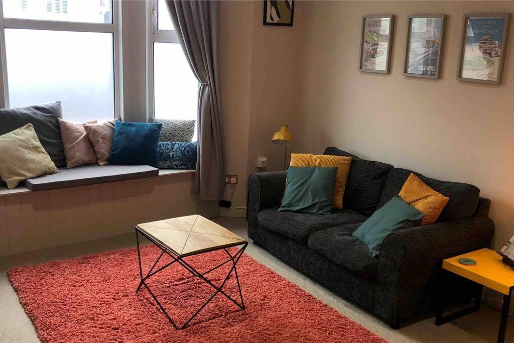 Charming, Bright, Hilltop Apartment. Hastings Zewnętrze zdjęcie